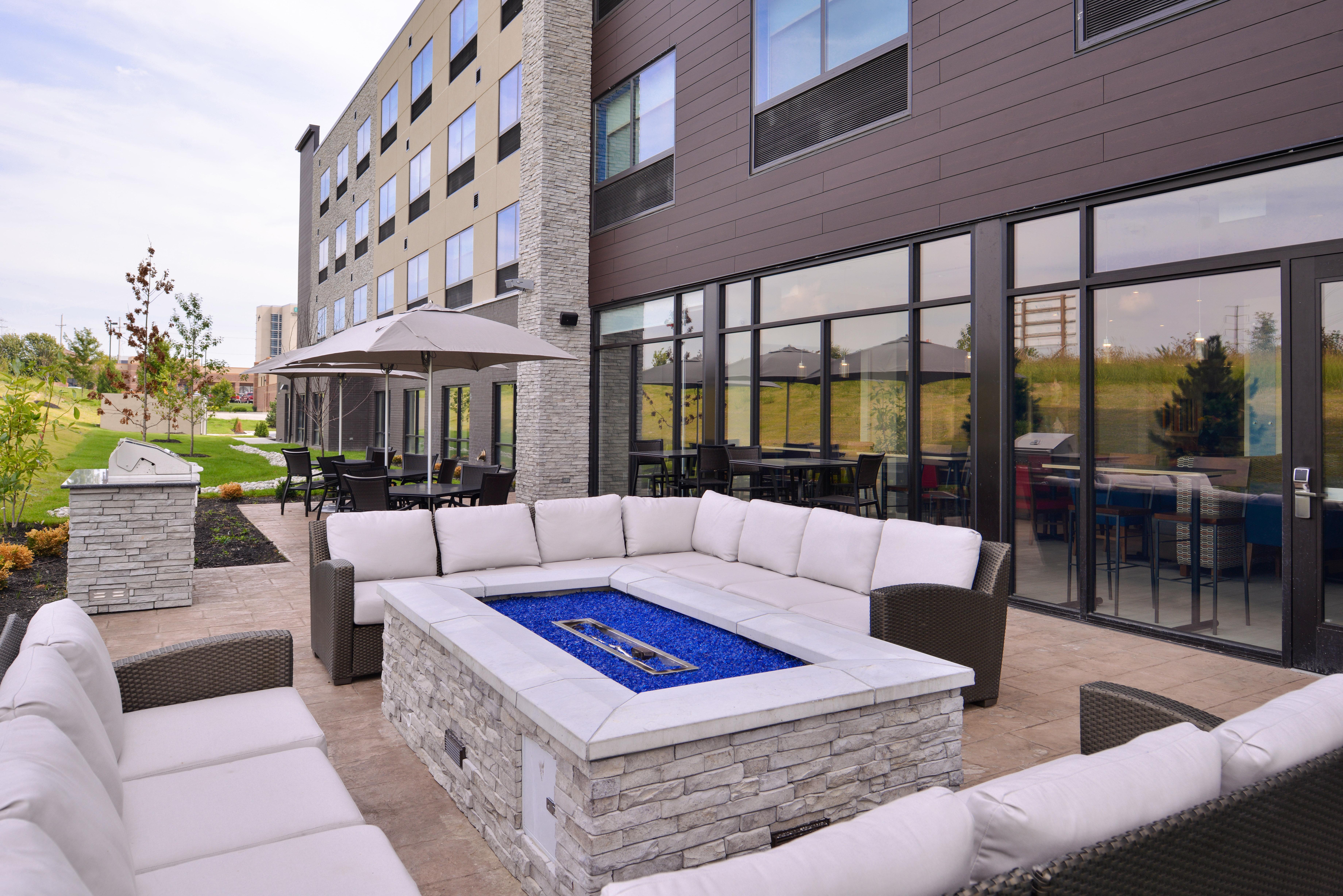 Holiday Inn Express & Suites - Olathe West By Ihg Exterior foto